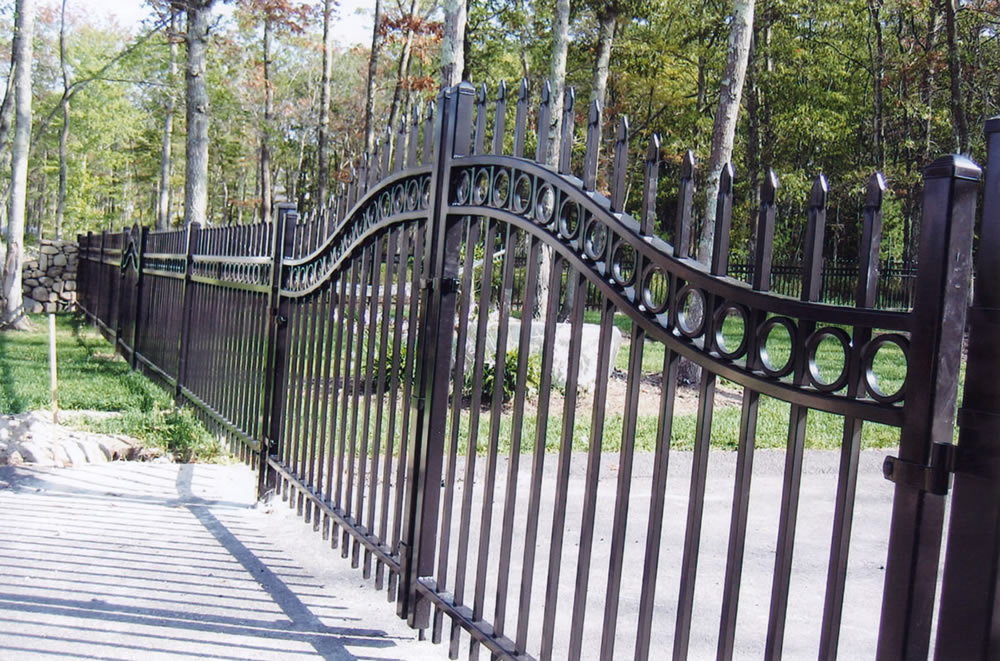 Sawdon Fence - Aluminum Steel Wrought Iron Fence Serving Michigan